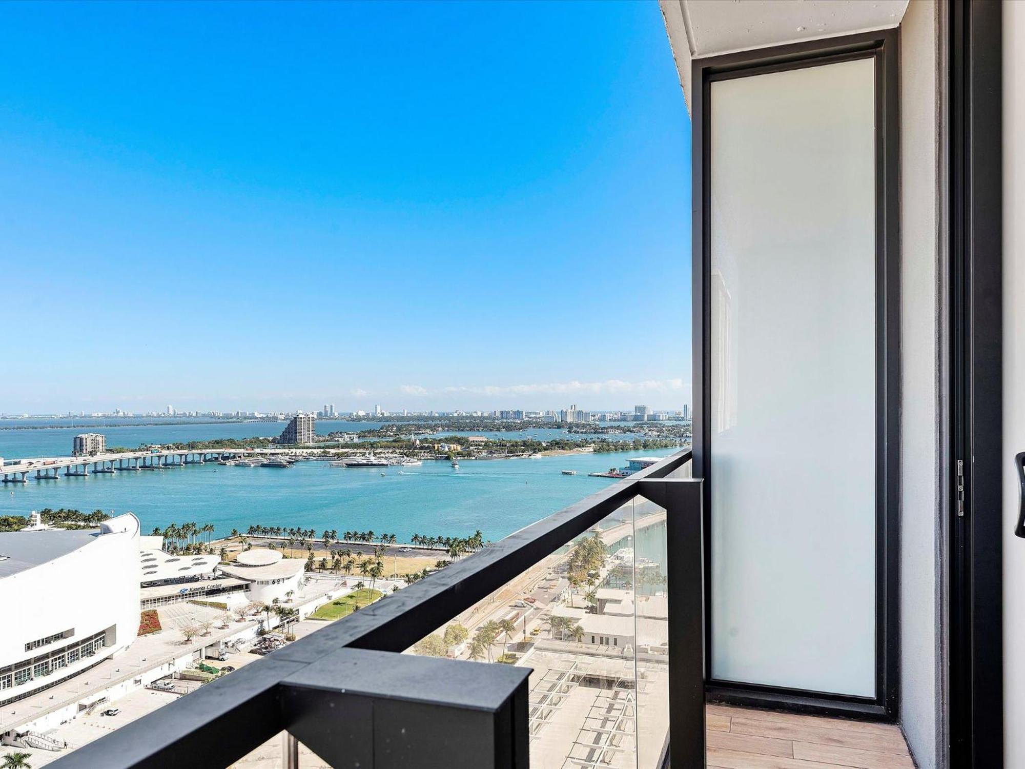 Mvr Walkable Downtown W Iconic Views Miami